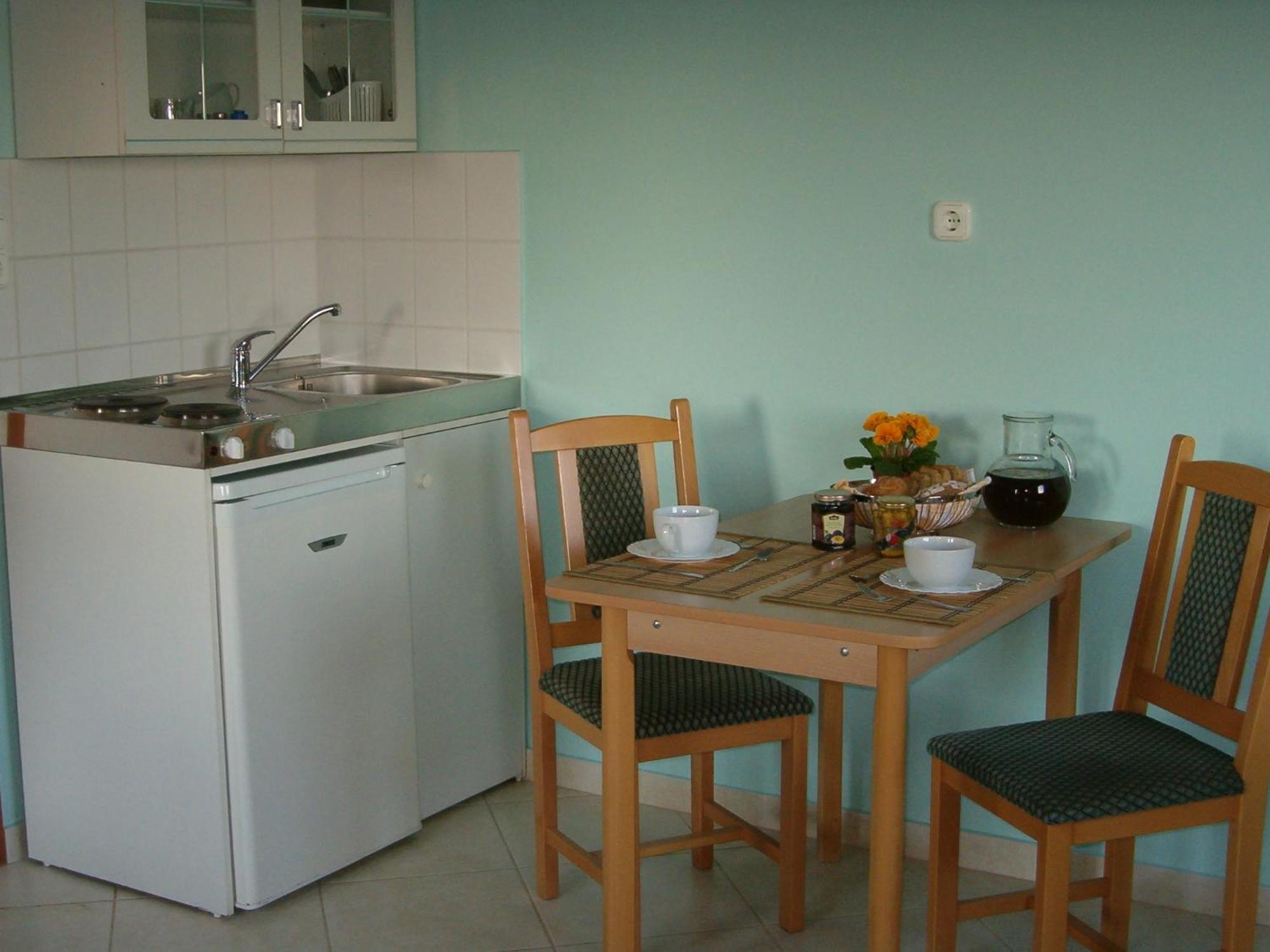 Madach Apartman Heviz Ruang foto