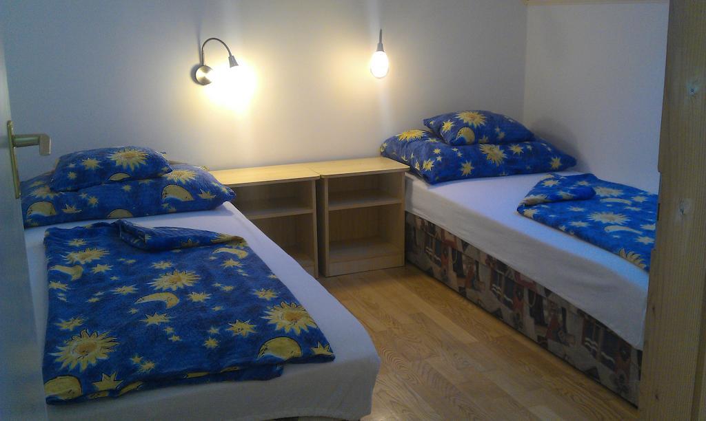 Madach Apartman Heviz Ruang foto