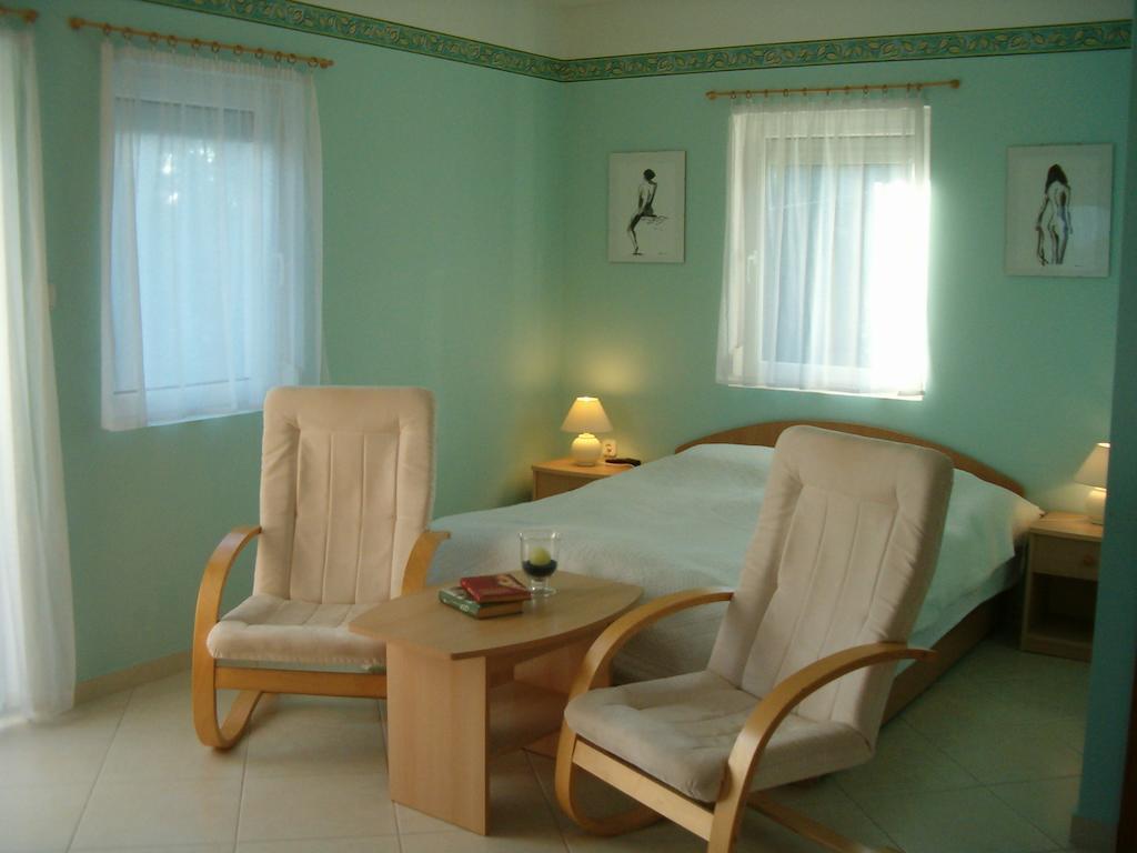 Madach Apartman Heviz Ruang foto