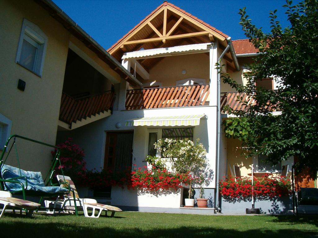Madach Apartman Heviz Bagian luar foto